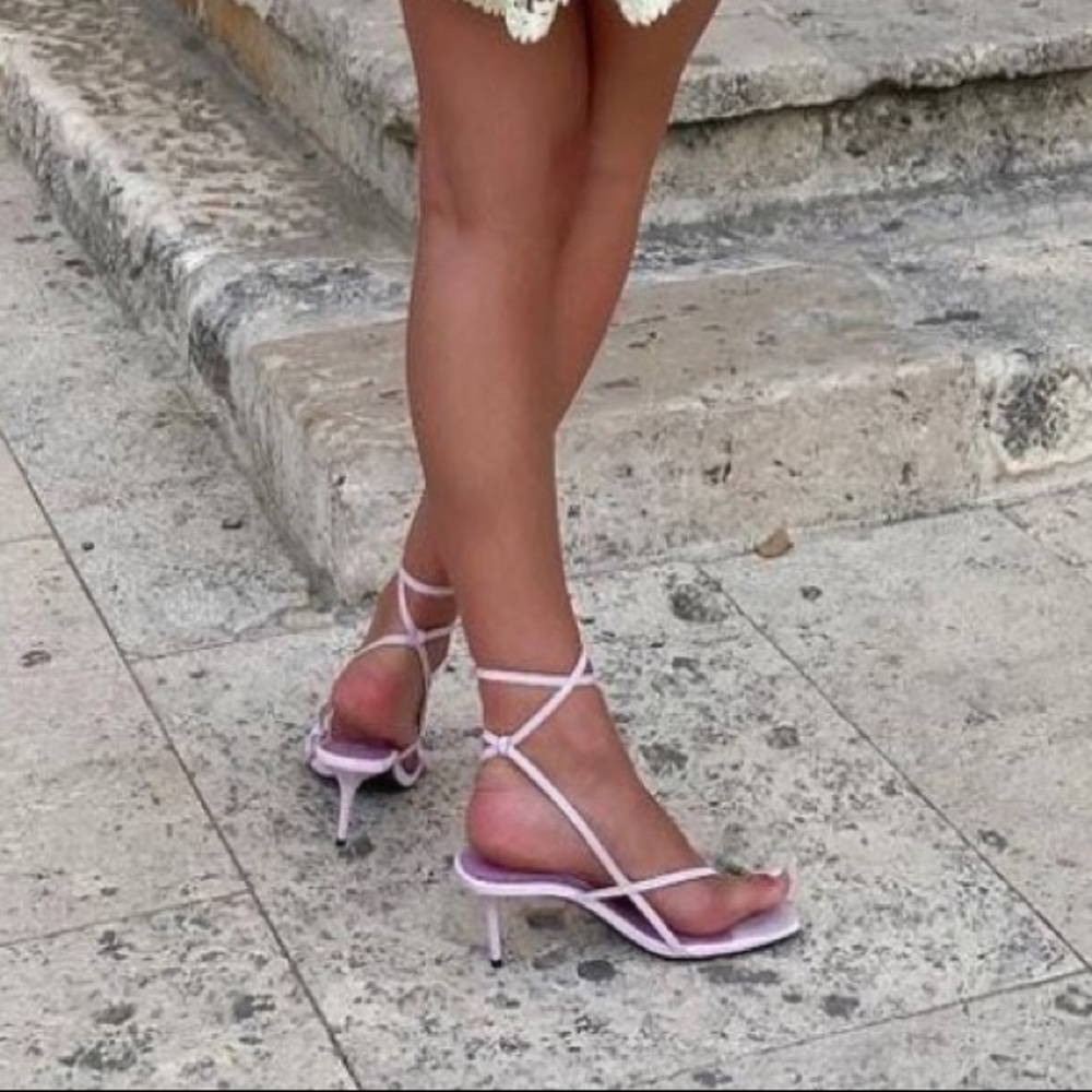 HEELED SANDALS WITH THIN STRAPS